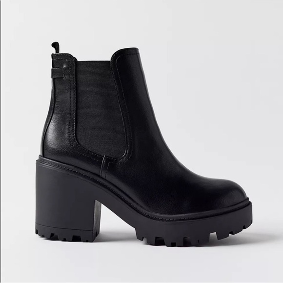 Urban Outfitters Black Chunky Chloe Chelsea Boot - Picture 7 of 8